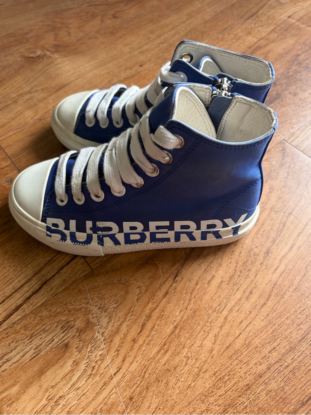 Burberry Kids US 11 C Blue High top Sneackers